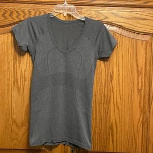 Lululemon V-Neck Swiftly Tech Crew.